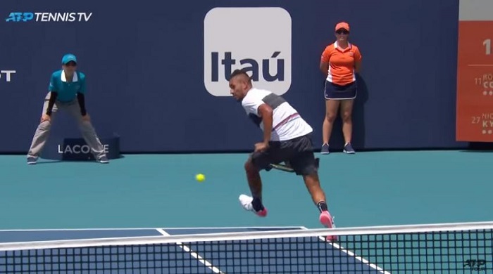kyrgios-hits-shot