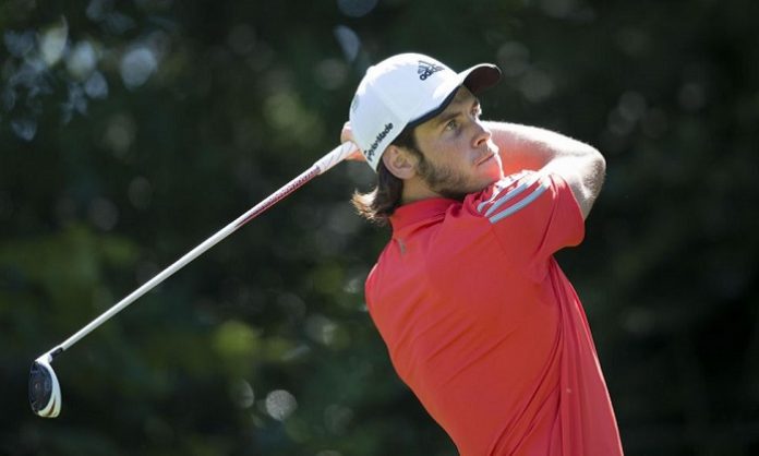 bale -play golf